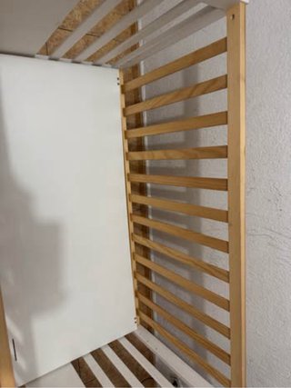 Cuna de madera en buen estado