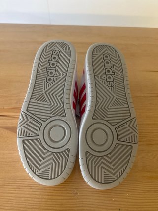 Zapatillas Adidas Blancas y Rojas Unisex