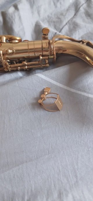 Abrazadera dorada para saxo alto soprano brancher