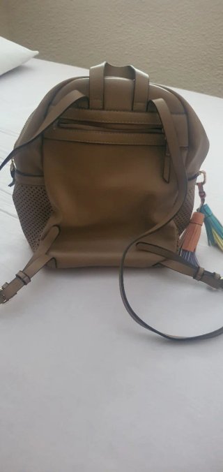 Mochila Beige Perforada con Tassel