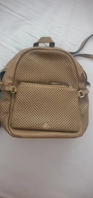 Mochila Beige Perforada con Tassel