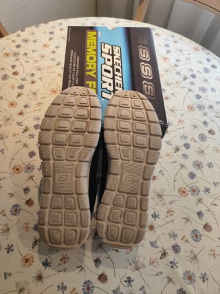 Zapatillas Skechers Memory Foam Negras/Grises