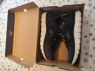 Zapatillas Skechers Memory Foam Negras/Grises
