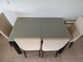Mesa comedor y 4 sillas