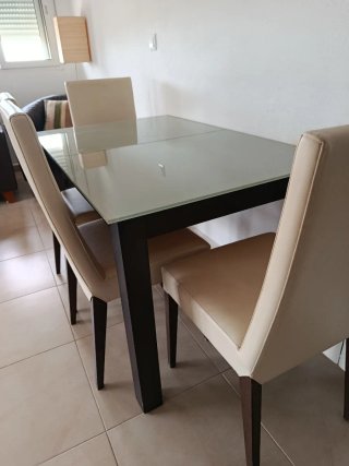 Mesa comedor y 4 sillas