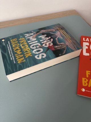 Mis amigos. Novela. Con relato de regalo