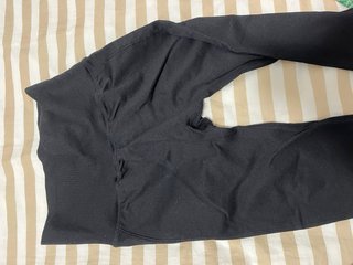 Mallas deportivas negras con fruncido