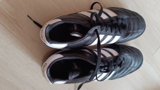 Adidas Kaiser III negras Talla 41 1/3