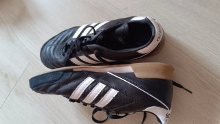 Adidas Kaiser III negras Talla 41 1/3
