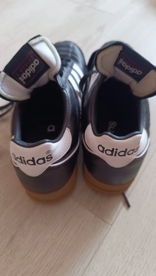 Adidas Kaiser III negras Talla 41 1/3