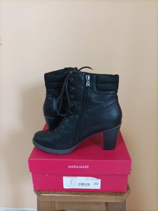 Botines negros   cordones y cremallera MariaMare