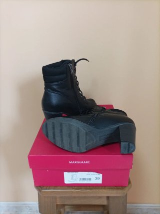 Botines negros   cordones y cremallera MariaMare