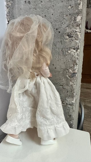 Muñeca Famosa Lourdes