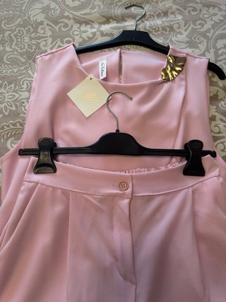 Conjunto chaleco y pantalón rosa