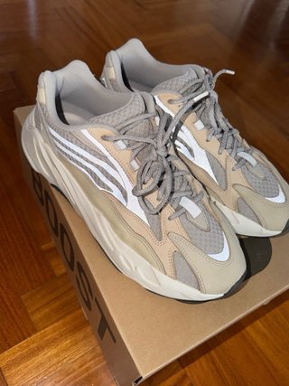 Adidas Yeezy 700 V2 Cream 45 1/3