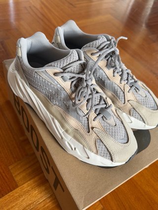 Adidas Yeezy 700 V2 Cream 45 1/3