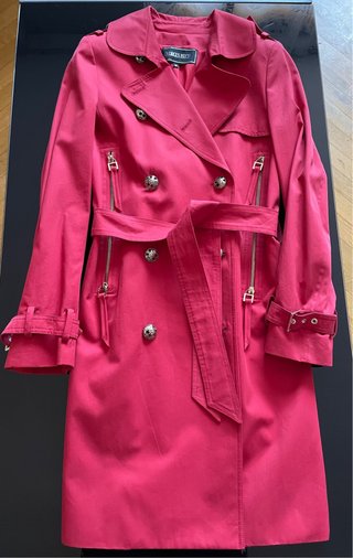 Gabardina roja nueva