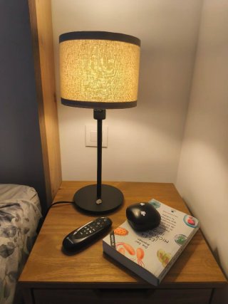 Juego lámparas de mesa beige y negra