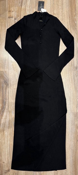 Vestido Negro Massimo Dutti Largo con Abertura