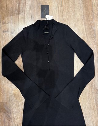 Vestido Negro Massimo Dutti Largo con Abertura