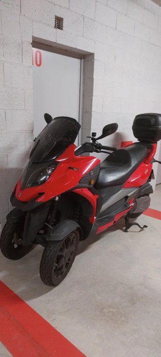 Qv 300vc Moto Tres Ruedas Roja