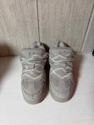 Zapatillas grises berskha