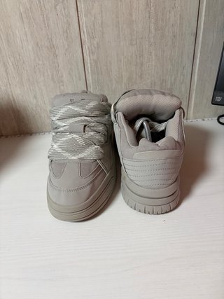 Zapatillas grises berskha