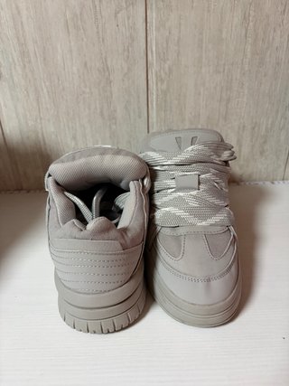 Zapatillas grises berskha