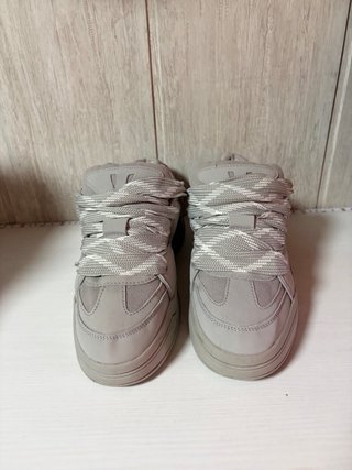 Zapatillas grises berskha