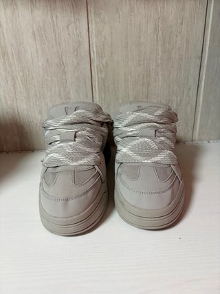 Zapatillas grises berskha