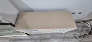 Cómoda y espejo beige pintado