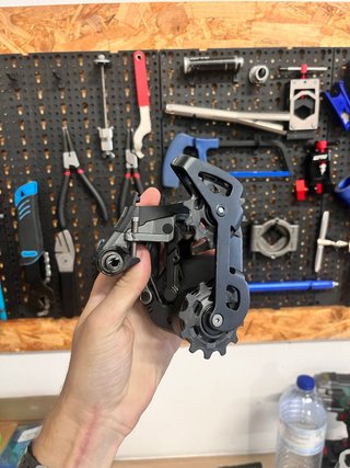 Desviador SRAM Rival AXS (com defeito)