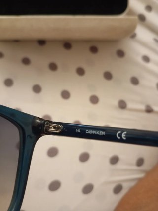 Occhiali da sole Calvin Klein neri usati ma buoni