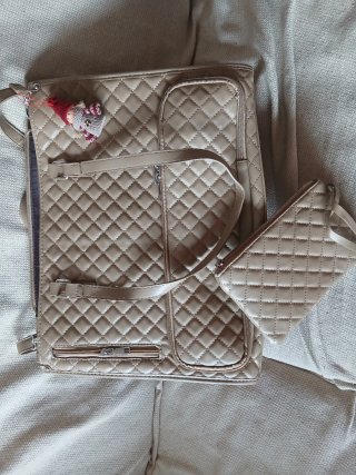 Bolso y cartera acolchados