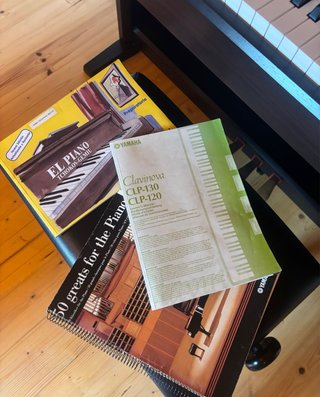 Yamaha Clavinova CLP-120 + banqueta