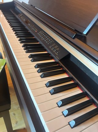 Yamaha Clavinova CLP-120 + banqueta