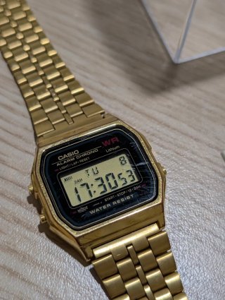 Casio Vintage Dorado
