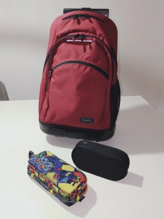 Mochila GABOL con ruedas color rojo + 2 estuches