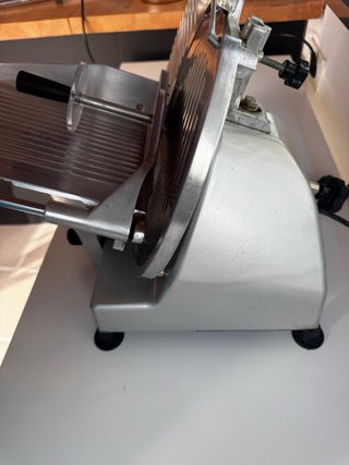 Cortadora de fiambres Beckers 240W