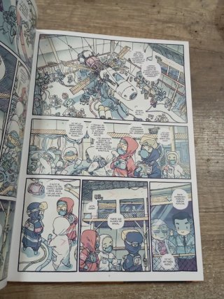 Libro comics. FRONTIER
