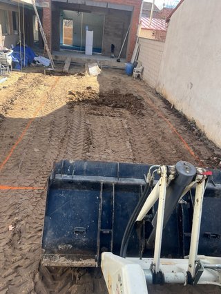 Miniexcavadora y movimientos tierra