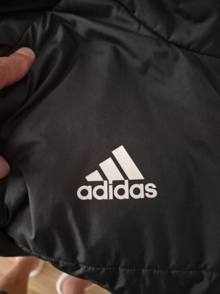 Chaqueta Adidas acolchada negra