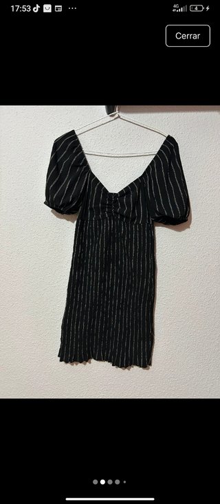Vestido negro con rayas plateadas