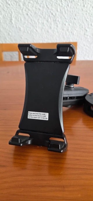 Soporte articulado para tablet y móvil