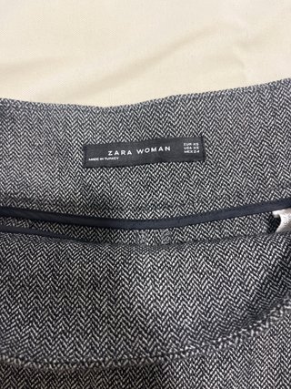 Pantalón Zara gris