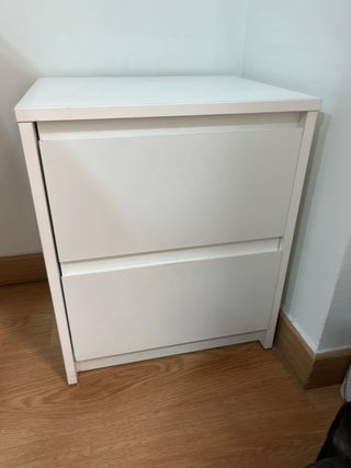 Mueble de madera con 2 cajones