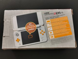 New Nintendo 2DS XL Bianco Arancione Box