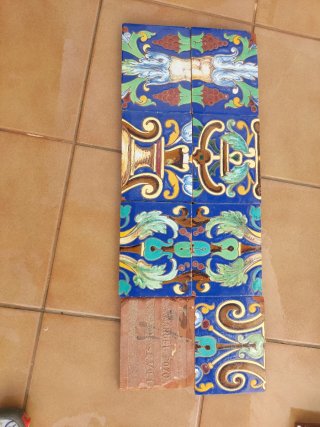 Conjunto azulejos antiguos palacete Sevilla