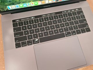 APPLE MacBook Pro 2019 i7 16 GB SSD 512 GB Radeon