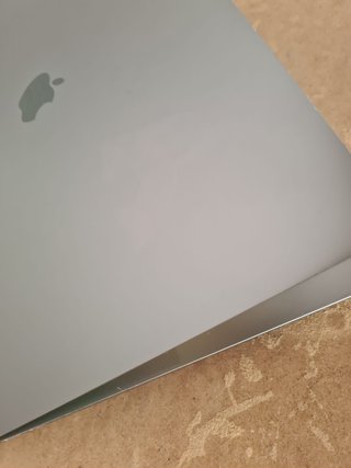 APPLE MacBook Pro 2019 i7 16 GB SSD 512 GB Radeon